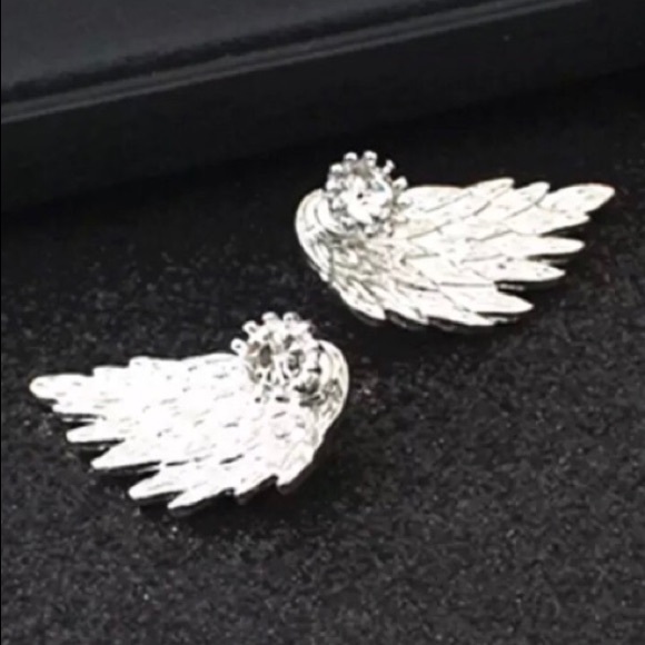 NEW!๐๐ANGEL WING BLING CZ EARRING๐๐SILVER TONE - Picture 3 of 8